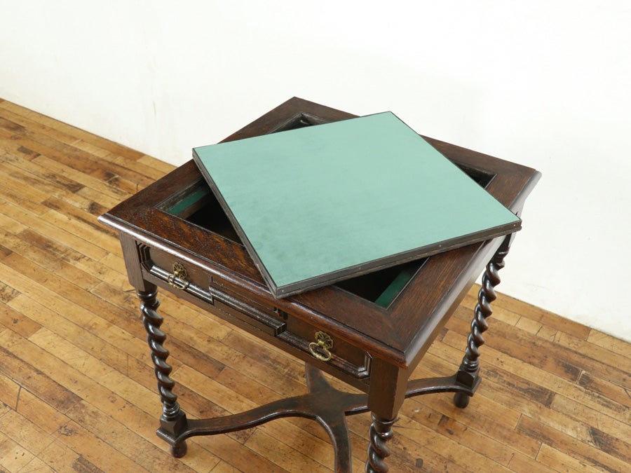 ひっくり返してカードゲーム ティーテーブルなどにも ツイストレッグゲームテーブル 80681