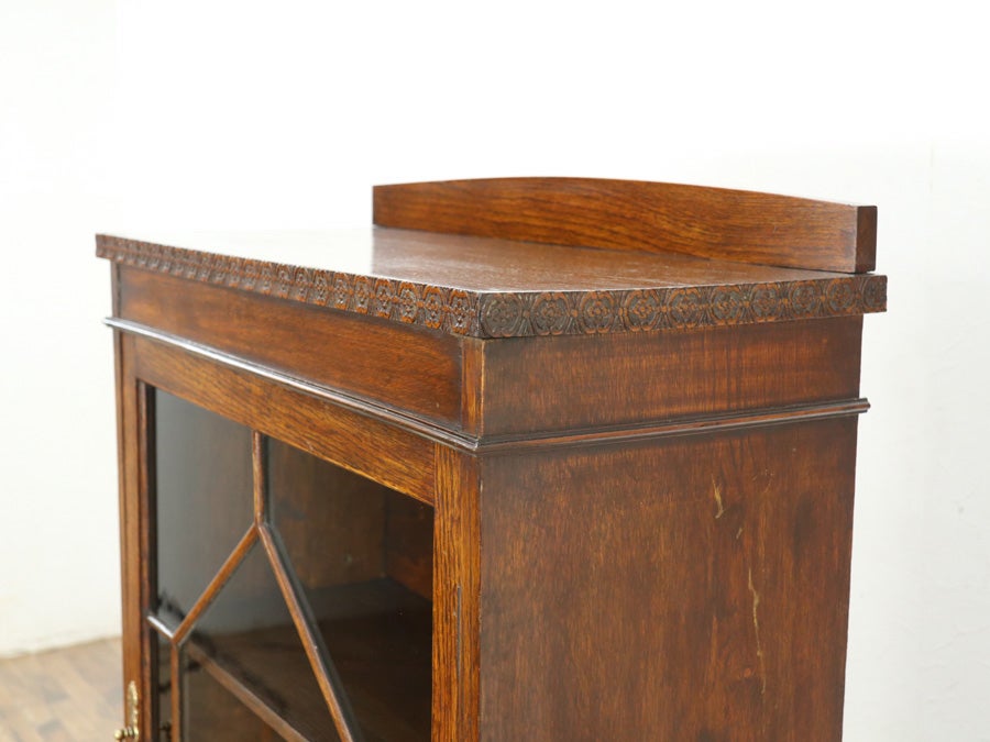 ボールアンドクロウが印象的で興味深い ブックケース 80882