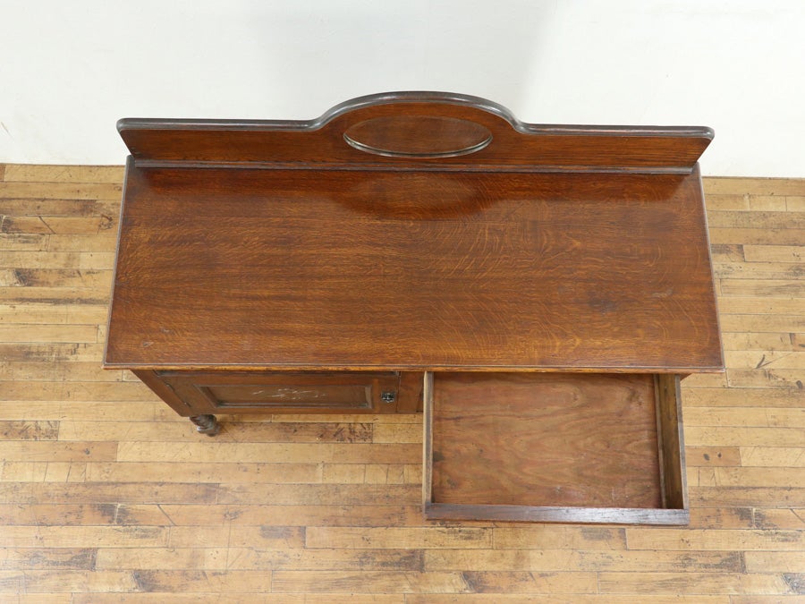 ありそうでなかなか見つからない ツイストレッグサイドボード 80706