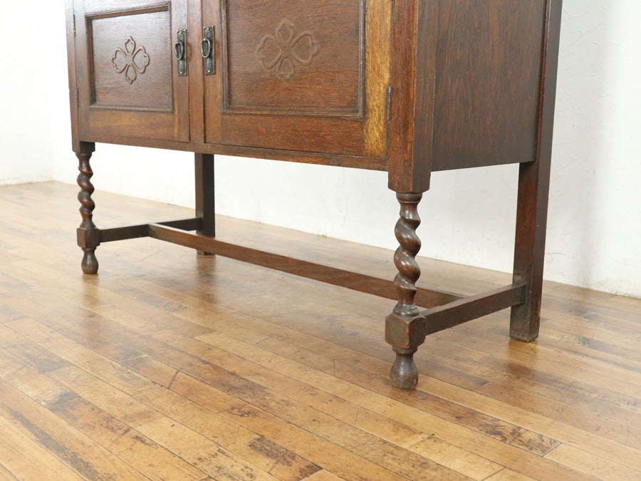 ありそうでなかなか見つからない ツイストレッグサイドボード 80706