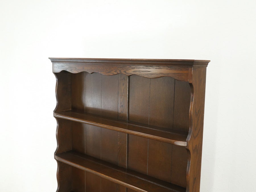 扉の彫刻も魅力の飾り棚 カップボード 80708