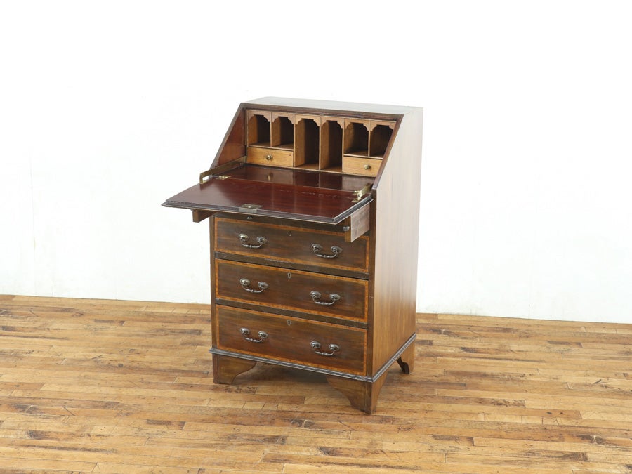 小ぶりなサイズも魅力 エドワーディアン ライティングビューロー 80892