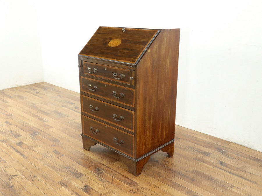 小ぶりなサイズも魅力 エドワーディアン ライティングビューロー 80892