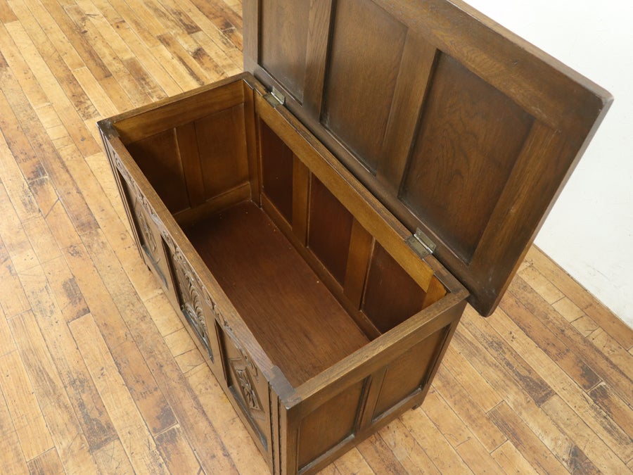 小さいながらも手の込んだ造り イギリスの伝統を感じるデザイン コファー 80852