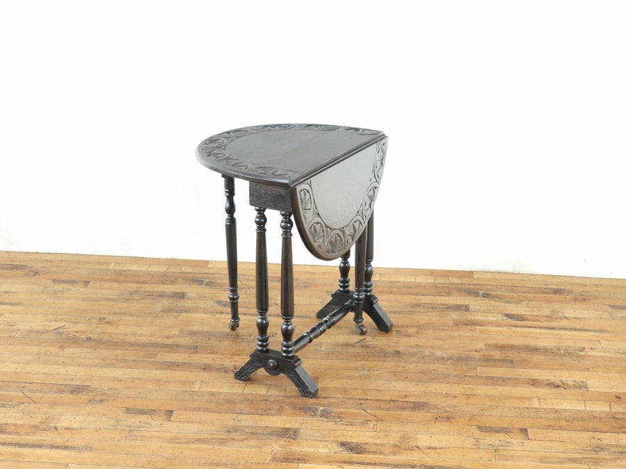 味わい深い雰囲気 特徴的なデザインとサイズ サザーランドテーブル 80791