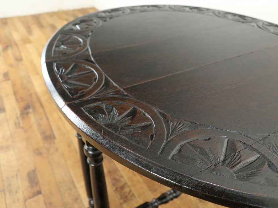 味わい深い雰囲気 特徴的なデザインとサイズ サザーランドテーブル 80791