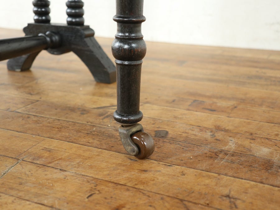 味わい深い雰囲気 特徴的なデザインとサイズ サザーランドテーブル 80791