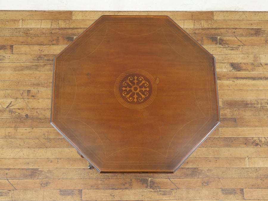 八角形の特徴的な天板形状 エドワーディアン ウィンドウテーブル 80704