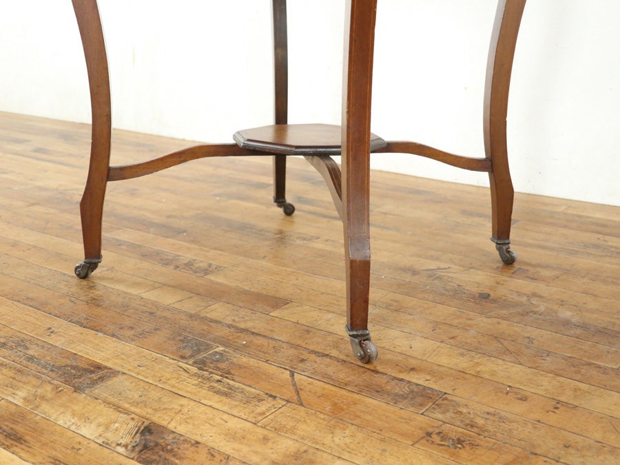 八角形の特徴的な天板形状 エドワーディアン ウィンドウテーブル 80704