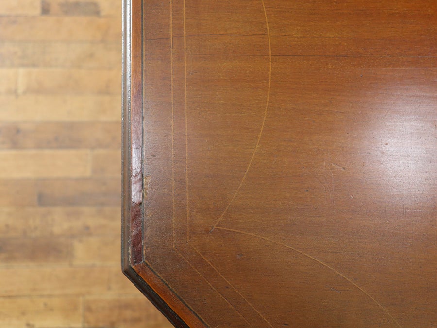 八角形の特徴的な天板形状 エドワーディアン ウィンドウテーブル 80704