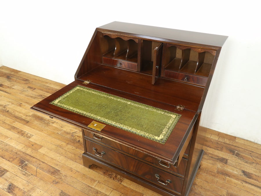 マホガニー材の美しい杢目 小ぶりなサイズのライティングビューロー 80821