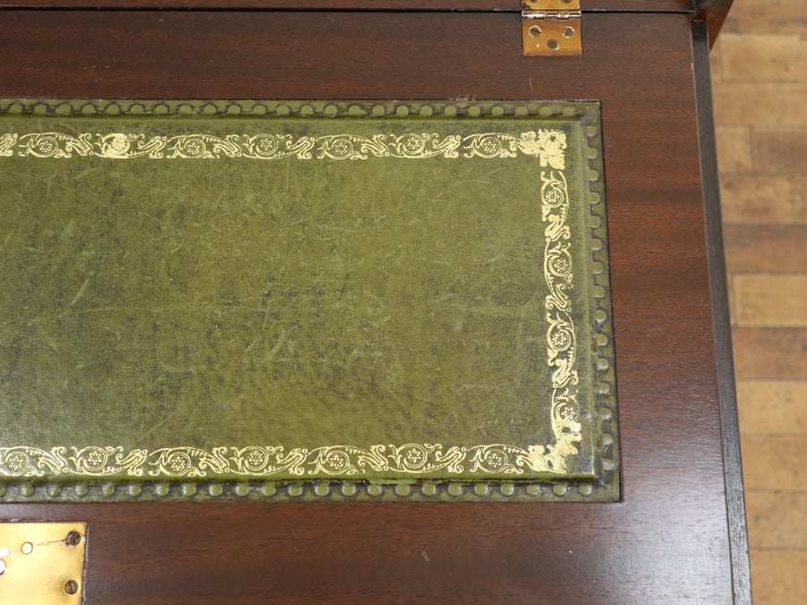 マホガニー材の美しい杢目 小ぶりなサイズのライティングビューロー 80821