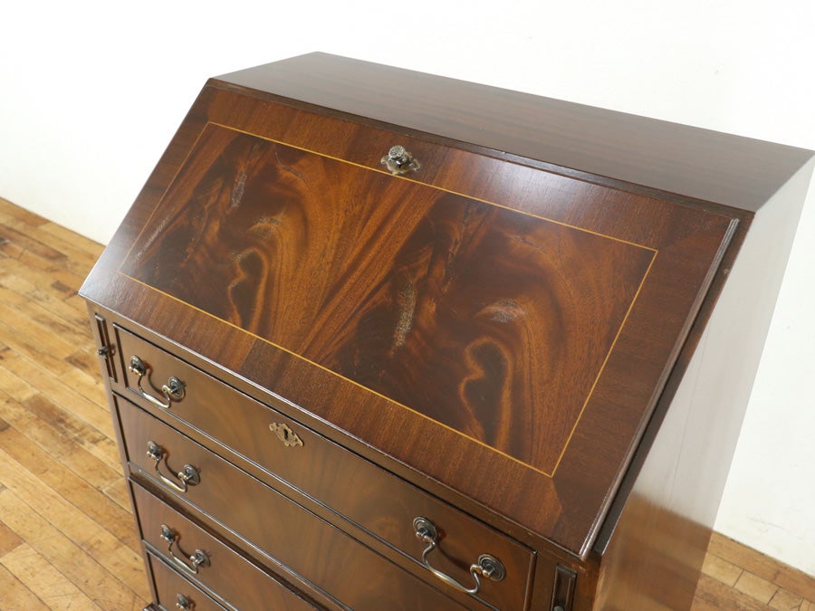 マホガニー材の美しい杢目 小ぶりなサイズのライティングビューロー 80821