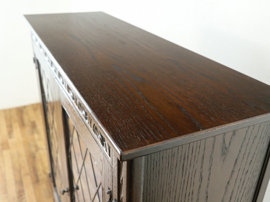 印象的なステンドグラス イギリスらしいカッコよさ ブックケース 80749