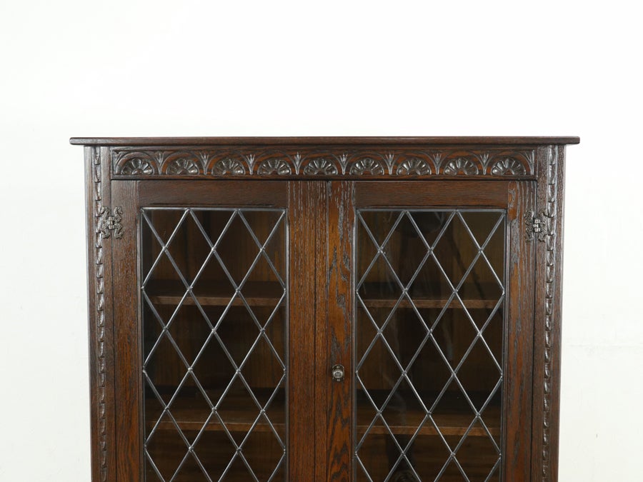 印象的なステンドグラス イギリスらしいカッコよさ ブックケース 80749