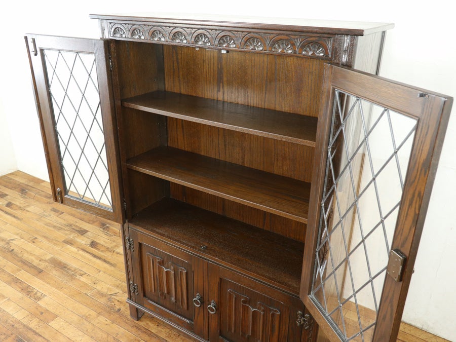 印象的なステンドグラス イギリスらしいカッコよさ ブックケース 80749