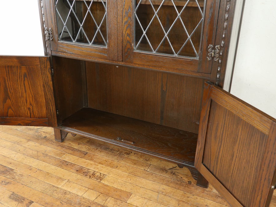 印象的なステンドグラス イギリスらしいカッコよさ ブックケース 80749