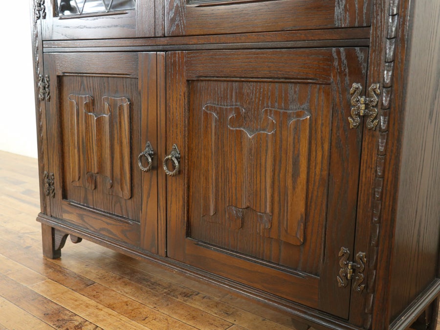 印象的なステンドグラス イギリスらしいカッコよさ ブックケース 80749