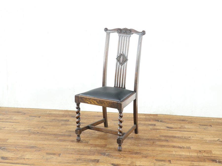 特徴的な背もたれのデザイン 張替済ダイニングチェア 80815<br>在庫4脚