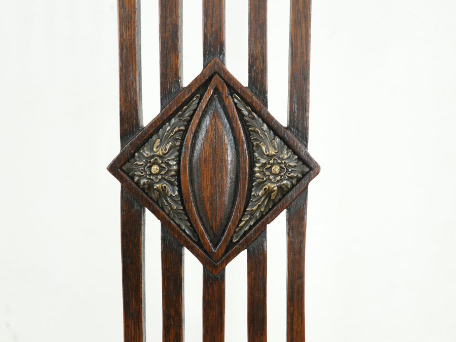 特徴的な背もたれのデザイン 張替済ダイニングチェア 80815<br>在庫4脚