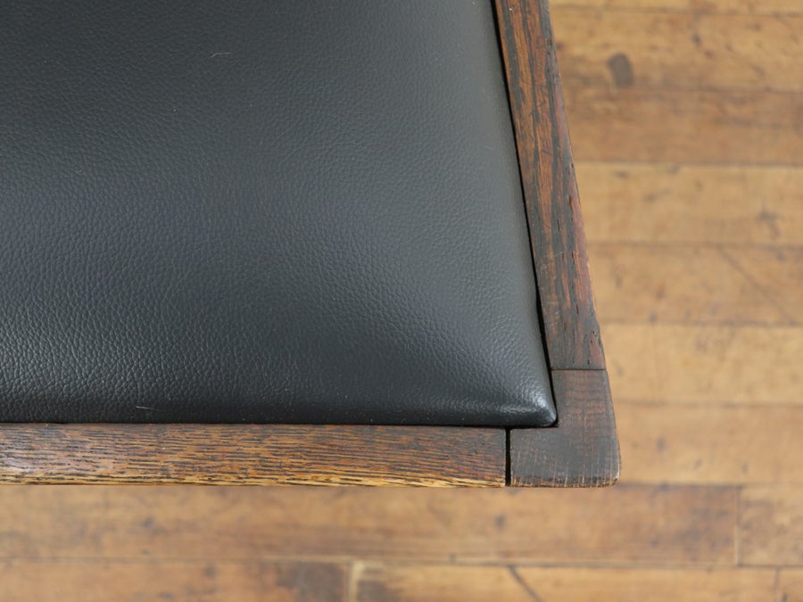 特徴的な背もたれのデザイン 張替済ダイニングチェア 80815<br>在庫4脚