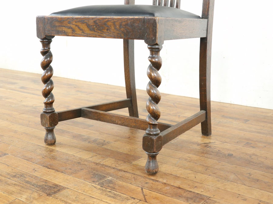 特徴的な背もたれのデザイン 張替済ダイニングチェア 80815<br>在庫4脚