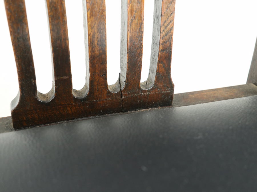 特徴的な背もたれのデザイン 張替済ダイニングチェア 80815<br>在庫4脚