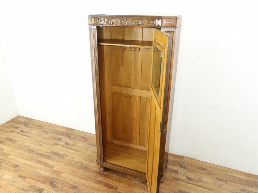 印象的なデザインの対比 イギリスアンティーク ワードローブ 80752