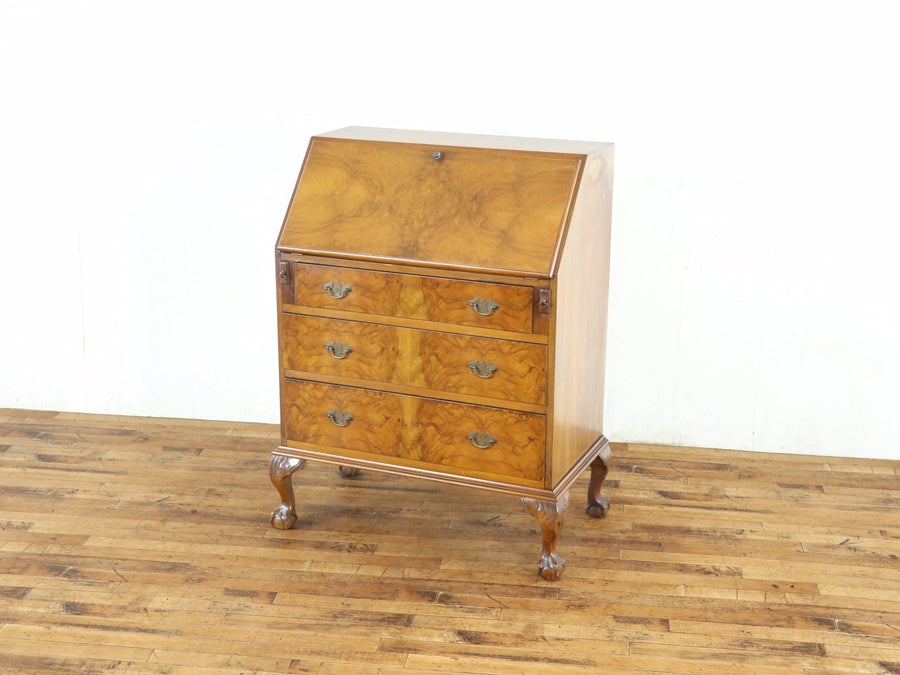 華やかな杢目とボールアンドクロウフット ライティングビューロー 80700