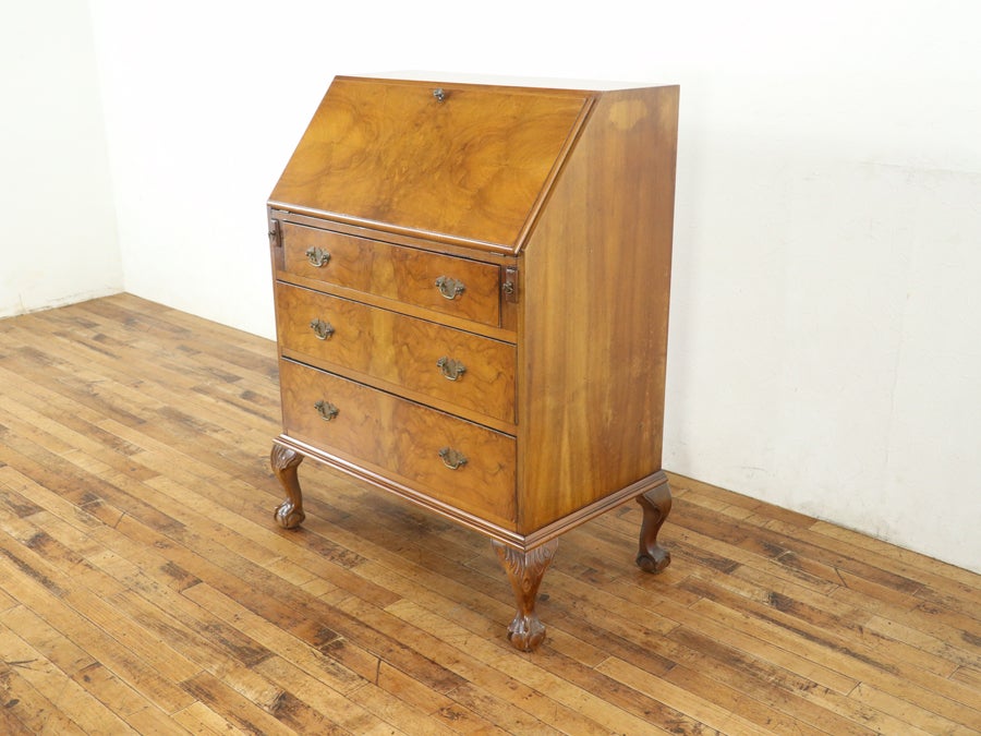 華やかな杢目とボールアンドクロウフット ライティングビューロー 80700