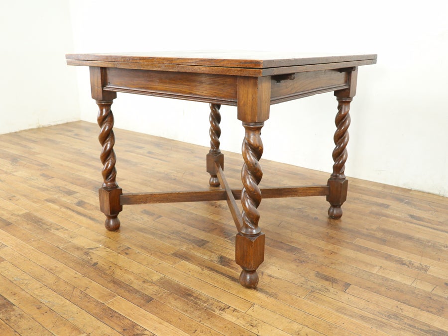 経年による味わいも魅力 ツイストレッグドローリーフテーブル 80879