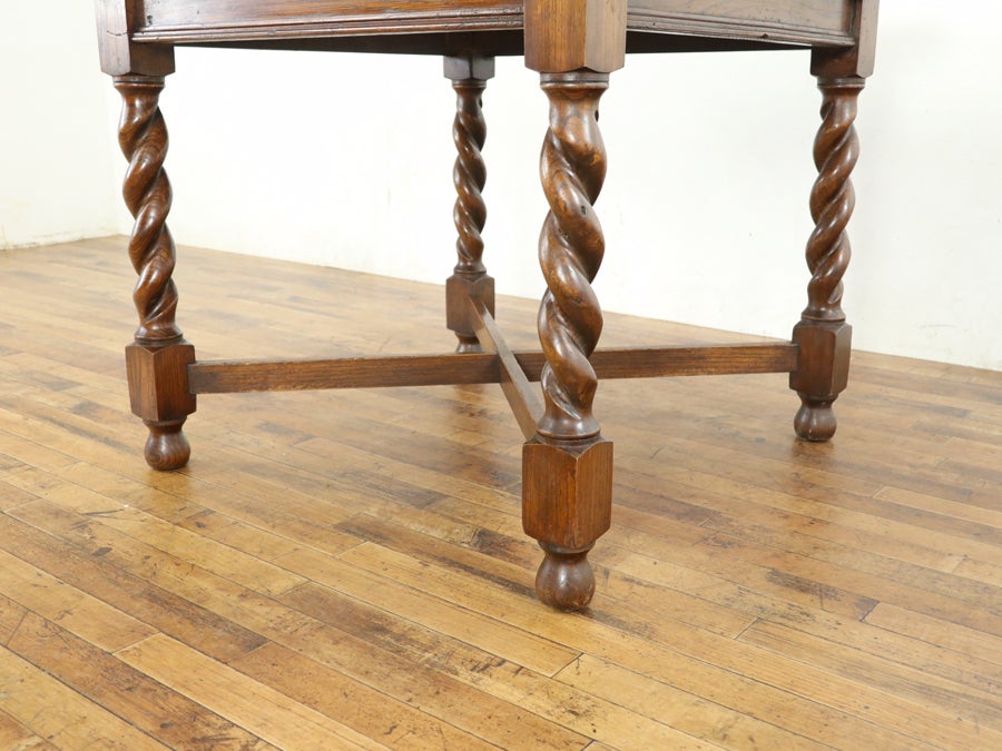 経年による味わいも魅力 ツイストレッグドローリーフテーブル 80879