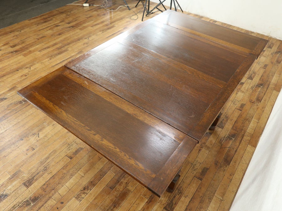 経年による味わいも魅力 ツイストレッグドローリーフテーブル 80879