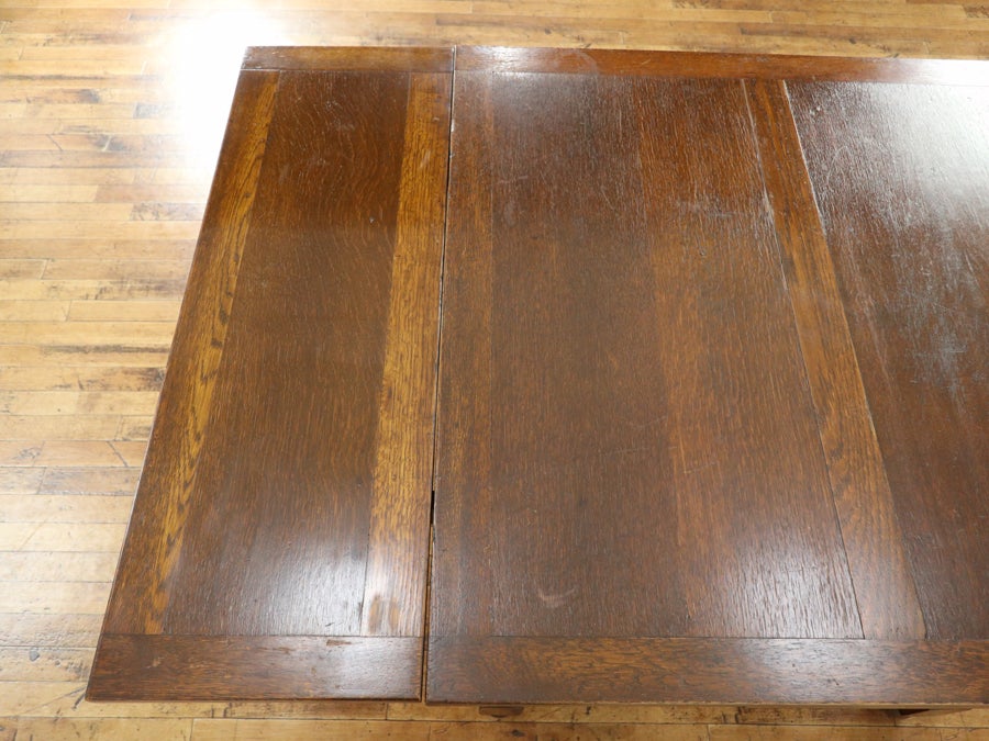 経年による味わいも魅力 ツイストレッグドローリーフテーブル 80879