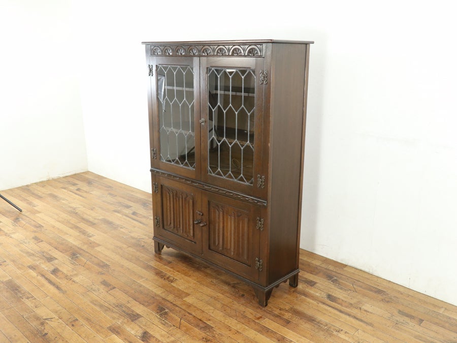 長い歴史とその進化 ステンドグラスブックケース 80711