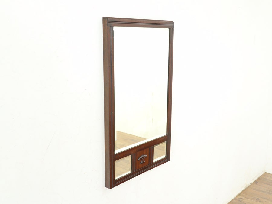 小さいミラーが独特のアクセントに ウォールミラー 80739