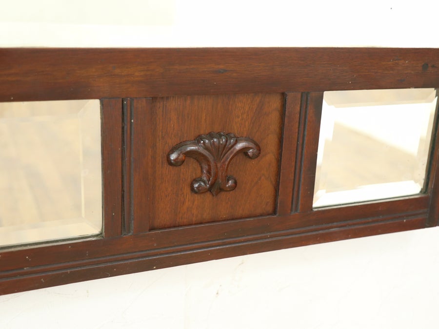 小さいミラーが独特のアクセントに ウォールミラー 80739