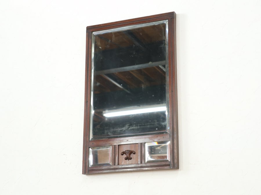 小さいミラーが独特のアクセントに ウォールミラー 80739