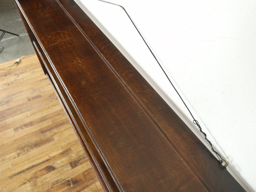 側面の透かし彫りが印象的 横幅広めのハンギングシェルフ 80651