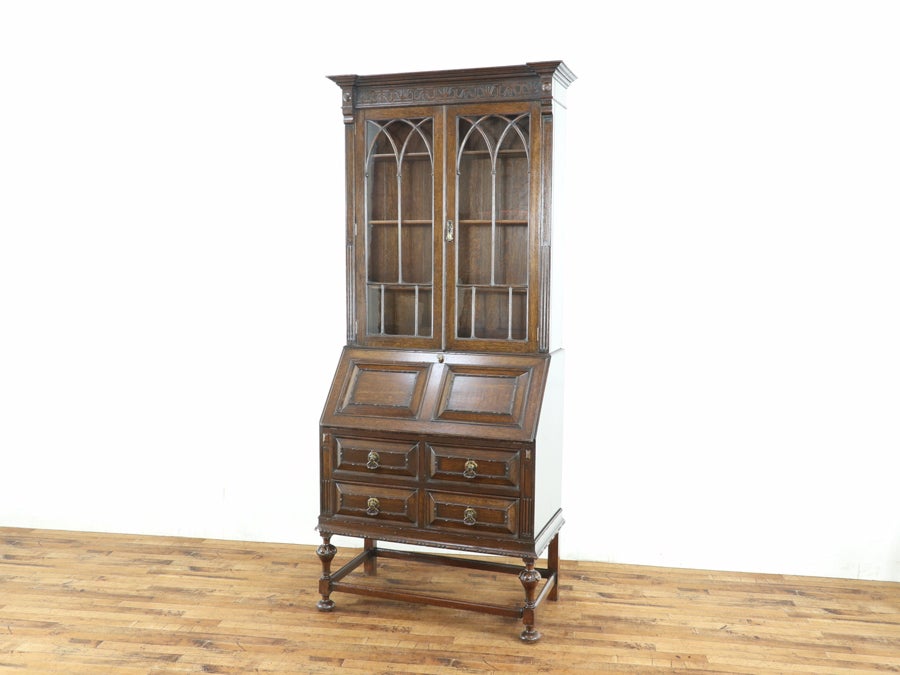 無垢材の重厚感と細かな装飾 ブックビューロー 80888