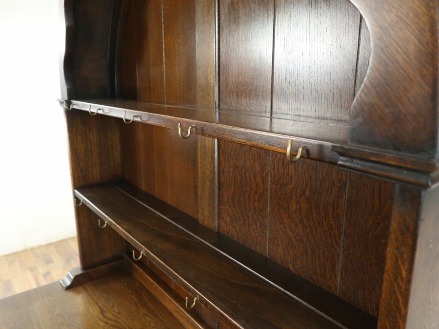 扉の彫刻も魅力 ドームトップカップボード 80774