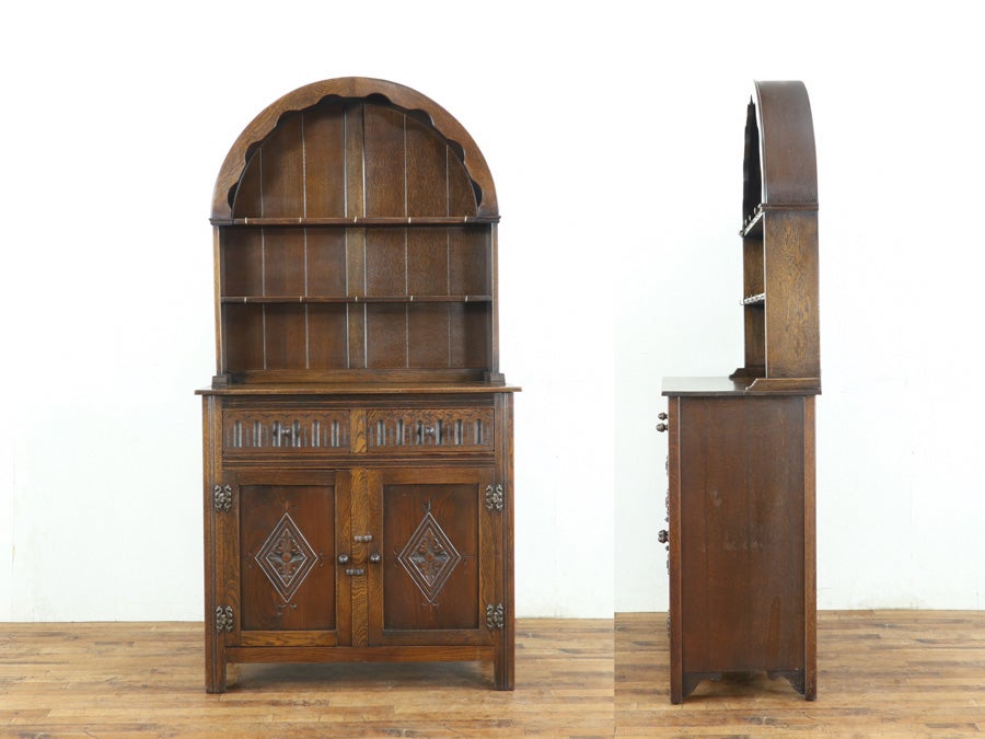 扉の彫刻も魅力 ドームトップカップボード 80774