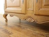 ショーケースタイプで明るめのお色 猫脚キャビネット 65622